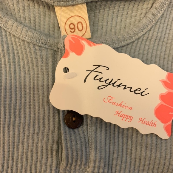 2T onesie - Picture 2 of 2